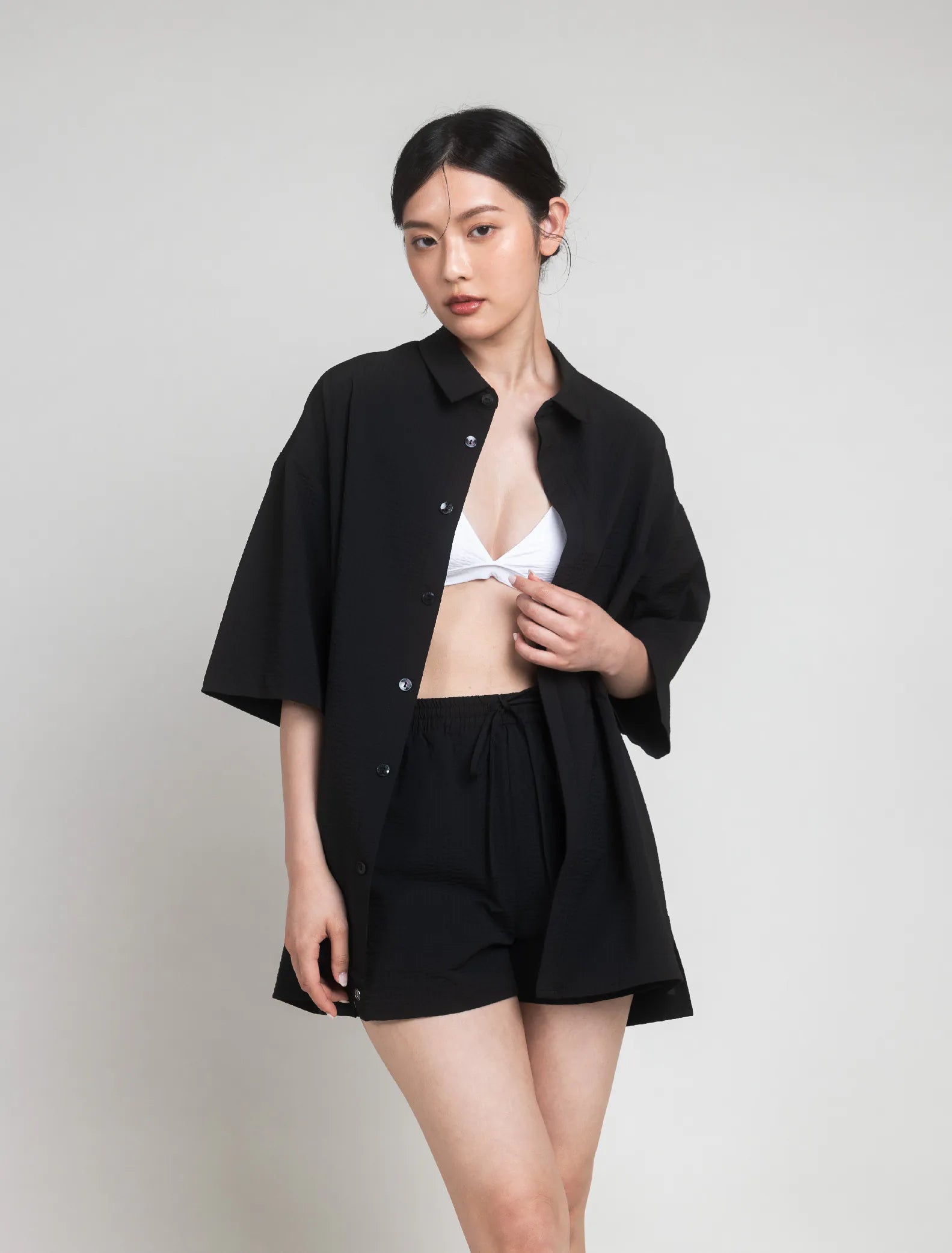TIMU｜女款泡泡紗度假短褲 - Black 經典黑