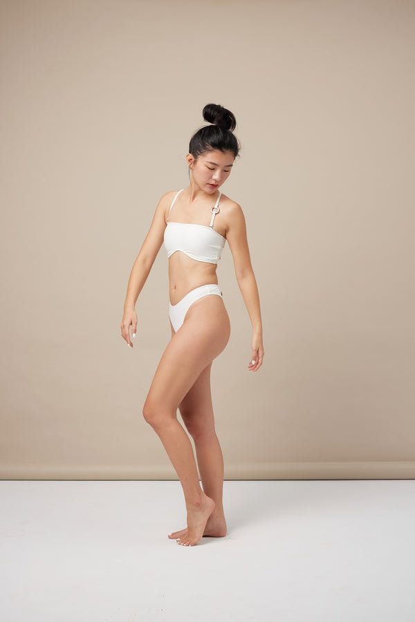moun moun｜Wine Bottom 美型大挖臀下褲 - #ffffff純白色